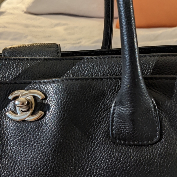 Chanel Executive Cerf Tote - Picture 9 of 16